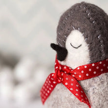 Load image into Gallery viewer, Baby Penguins Felt Craft Kit