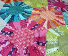 Load image into Gallery viewer, Hexa- Scrappy Sewing Class - Foundation Piecing