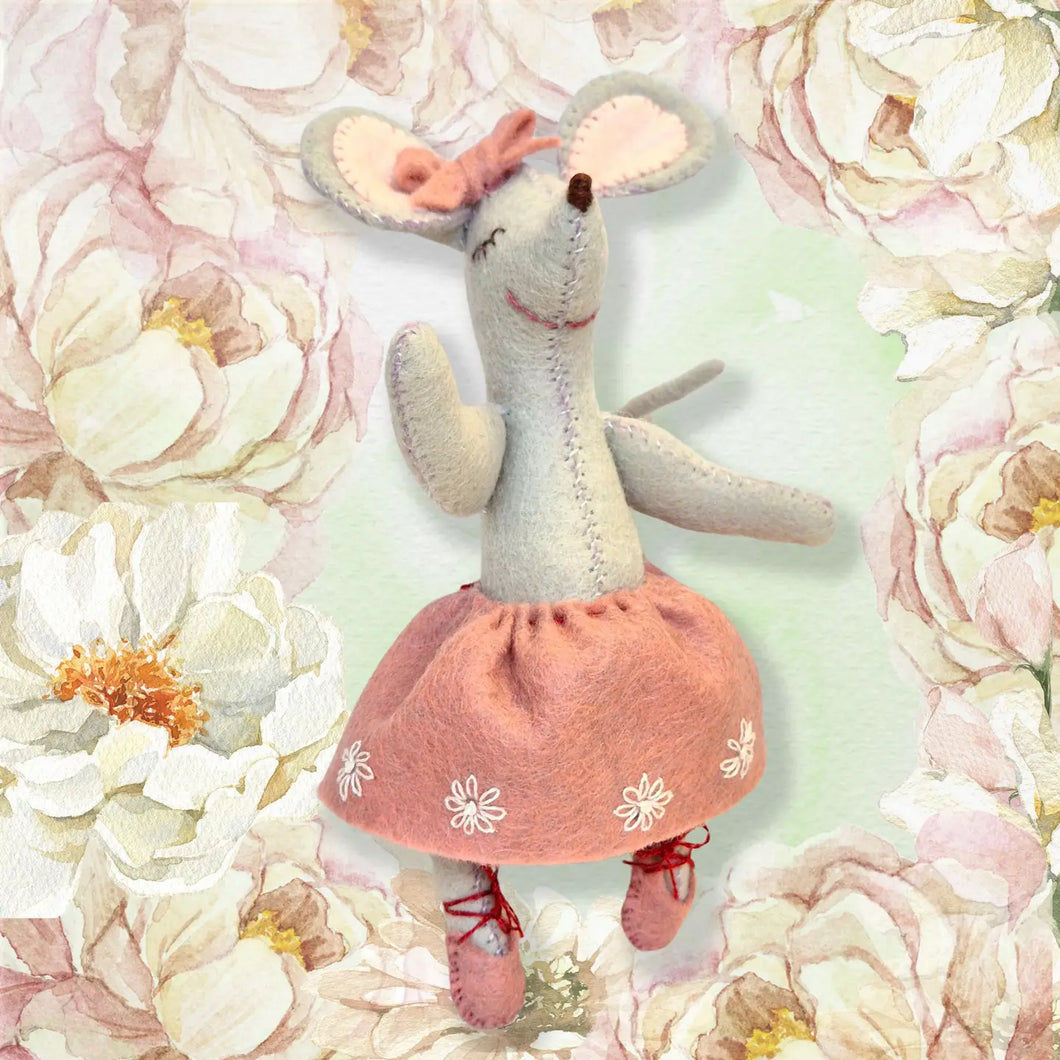 Little mouse ballet dancer felt kit