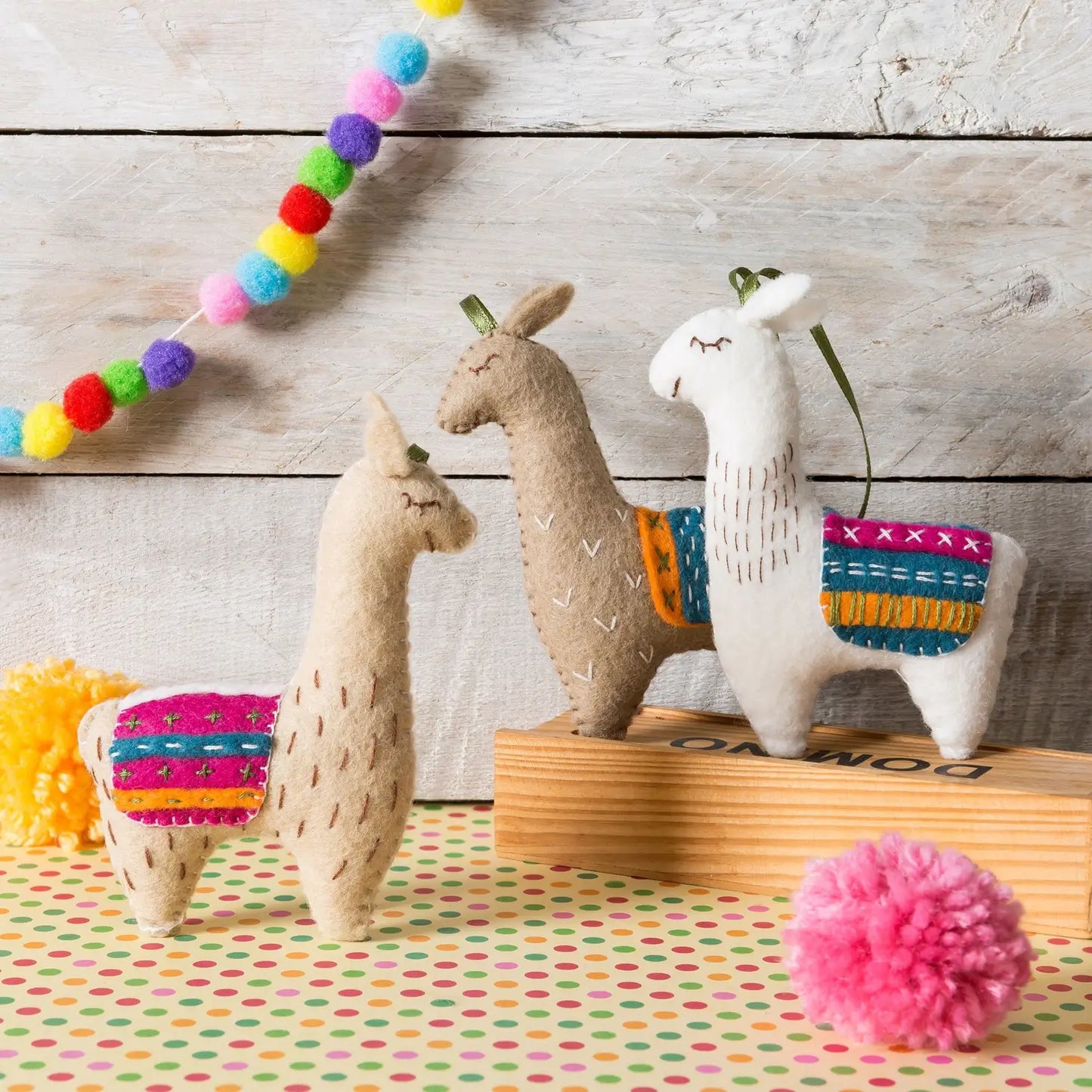 Llamas Felt Craft Kit