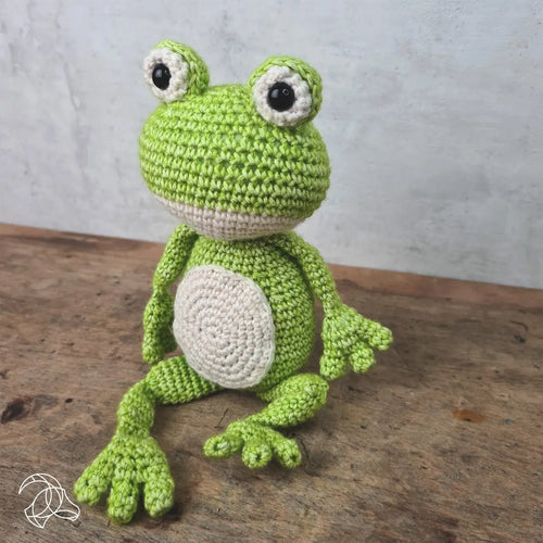 Vinny the Frog Crochet kit - Hardicraft